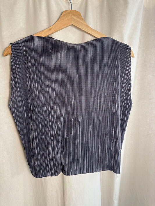 TOP BARCA PLISADO Gris Plomo